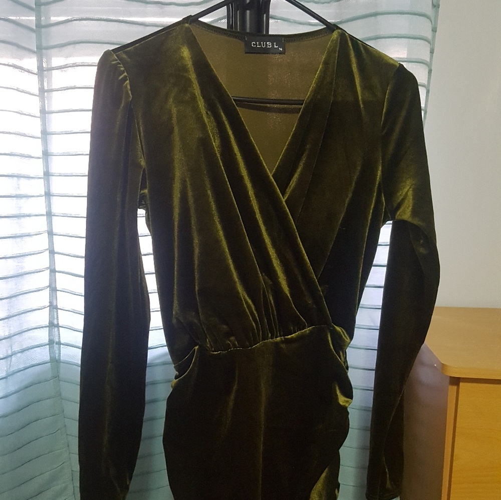 Evening velvet green dress.
